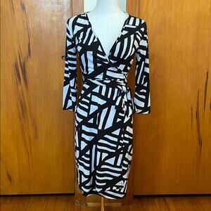 Banana Republic Wild Black White Geometric Patterned Wrap Dress 3/4 Sleeves